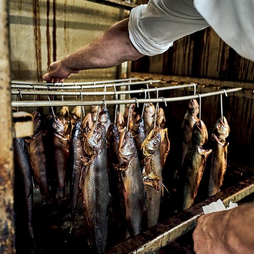 Crêpes mit kalt geräucherter Lachsforelle